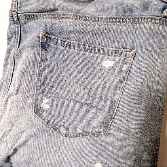 AMERICAN EAGLE Ripped Mom Jean - Picture 5 of 11